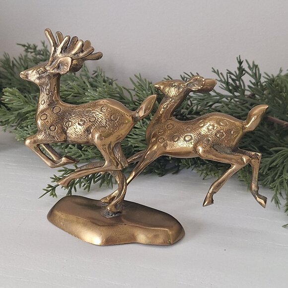 Vintage brass deer / reindeer statue figurine 2 - Picture 1 of 7
